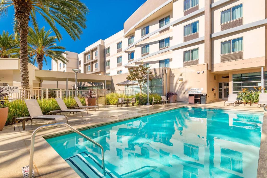 Courtyard by Marriott Santa Ana Orange County image