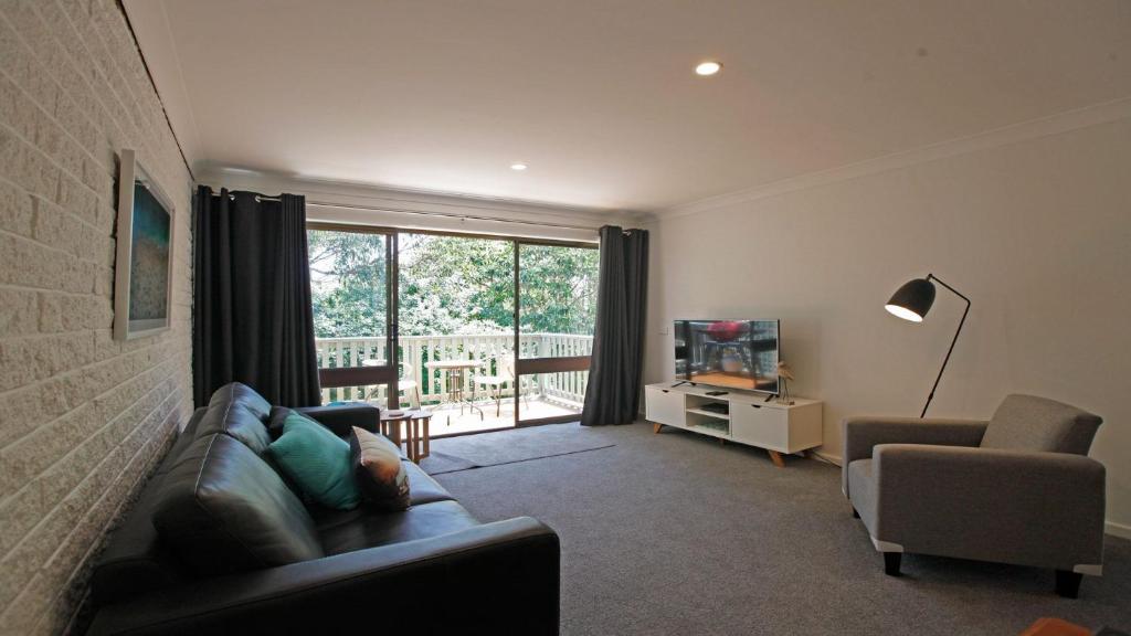 Marlin Waters Unit 2 walk to beach and river Bermagui photo 1