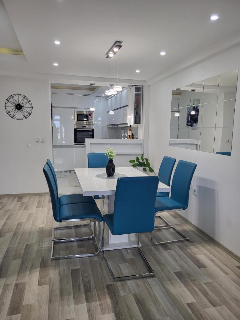 Chic and Cozy Apartment on the Main Pedestrian Street
