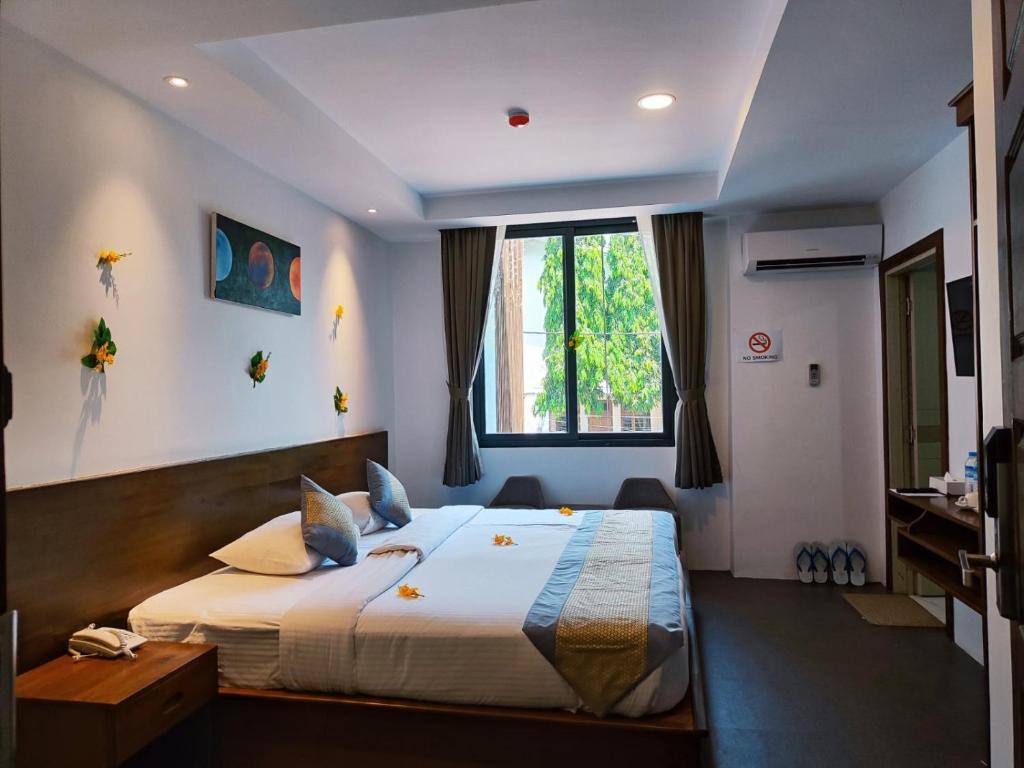 Yangon Win Hotel photo 2