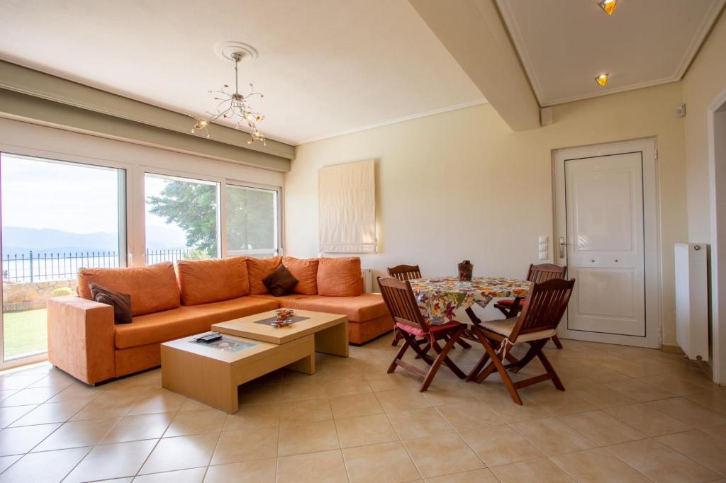 VILLA SISSY CAREFREE VACATIONSΘΕ photo 2