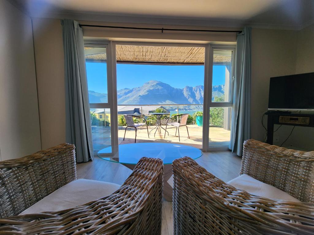 Hout Bay Breeze photo 3