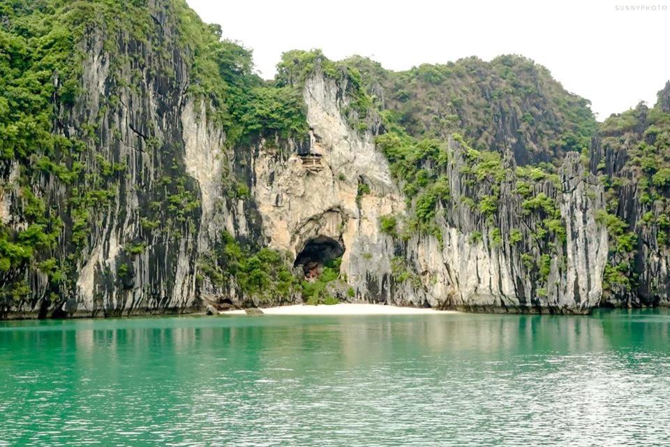 Cat Ba Green Trail Travel