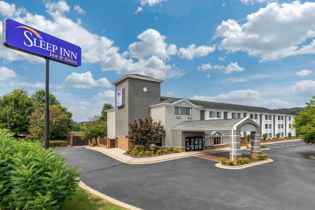Sleep Inn & Suites Johnson City photo 1