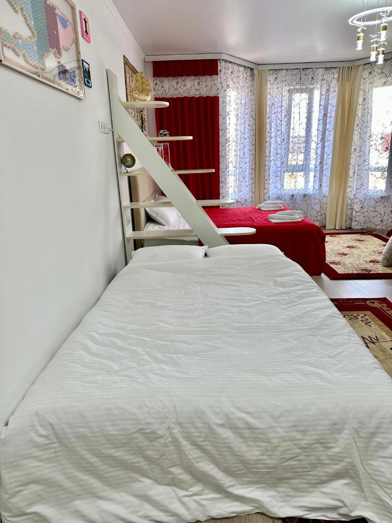 Raduga West “Amber” Apartment photo 4