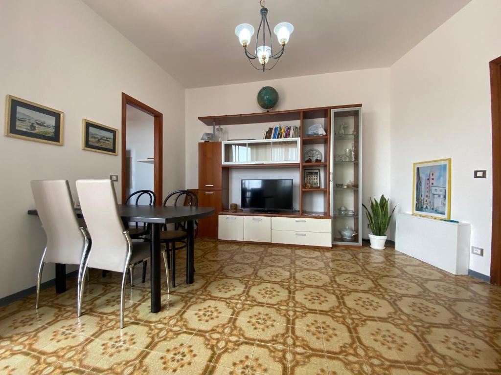 Delizioso Bilocale ad Albenga con Terrazzo Vista Mare photo 1
