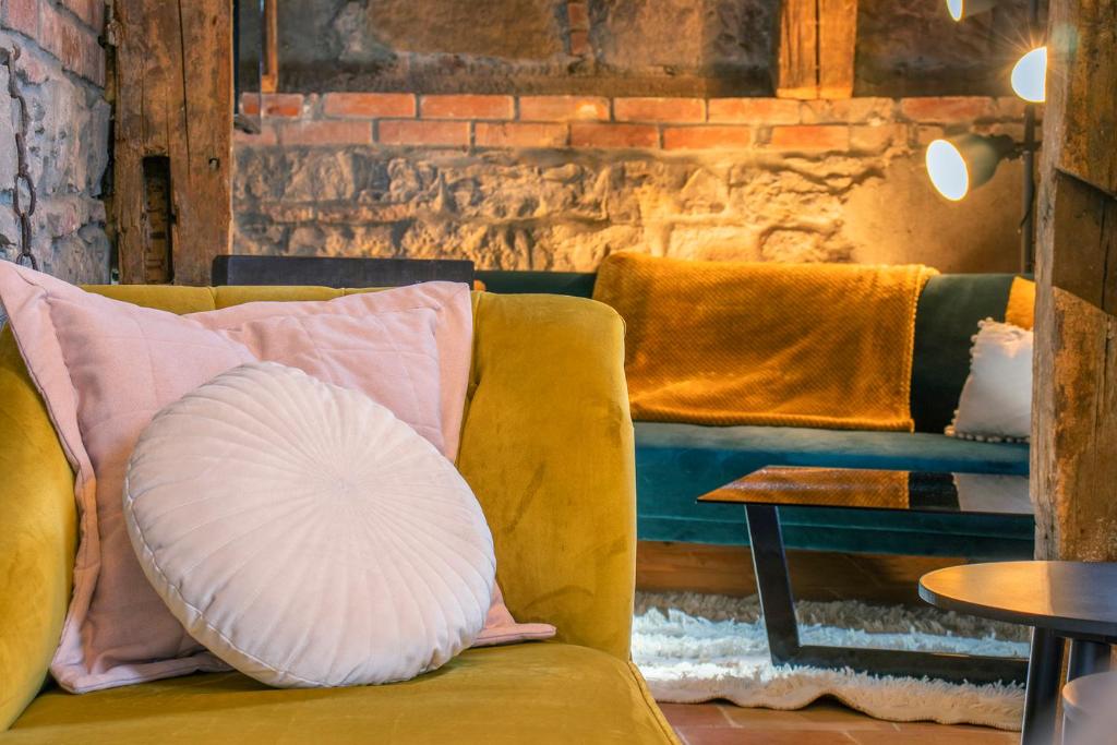 BlackNCozy - Stellwerk mit Boxspringbett in zentraler Lage photo 3