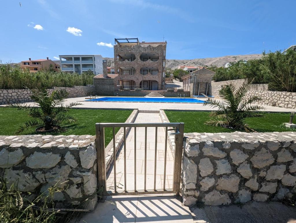 Pool apartment Ena photo 4