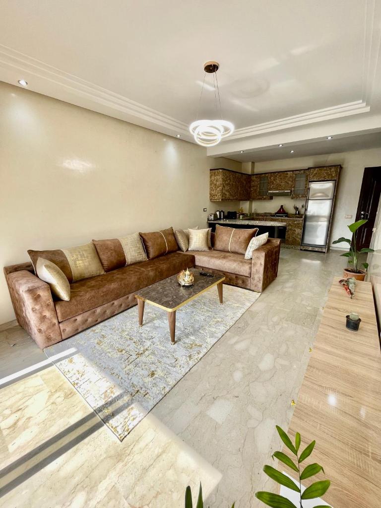 Golden house photo 1