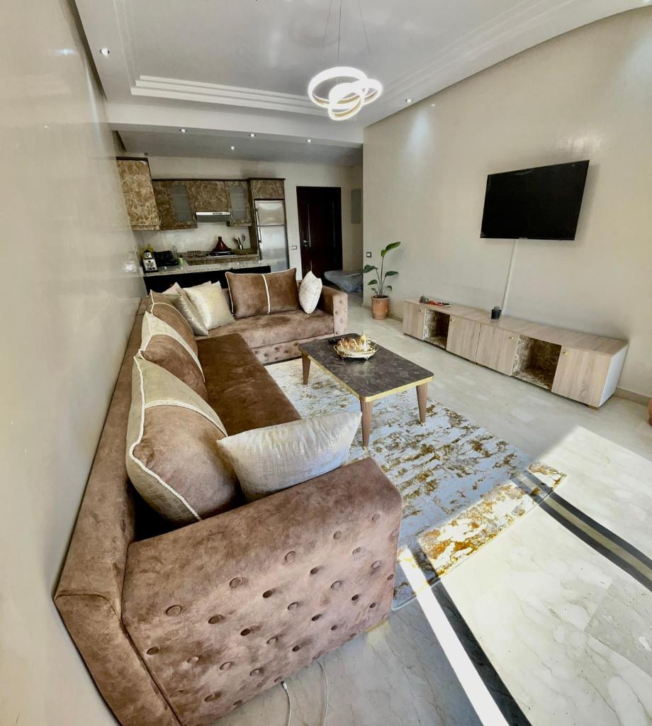 Golden house photo 4