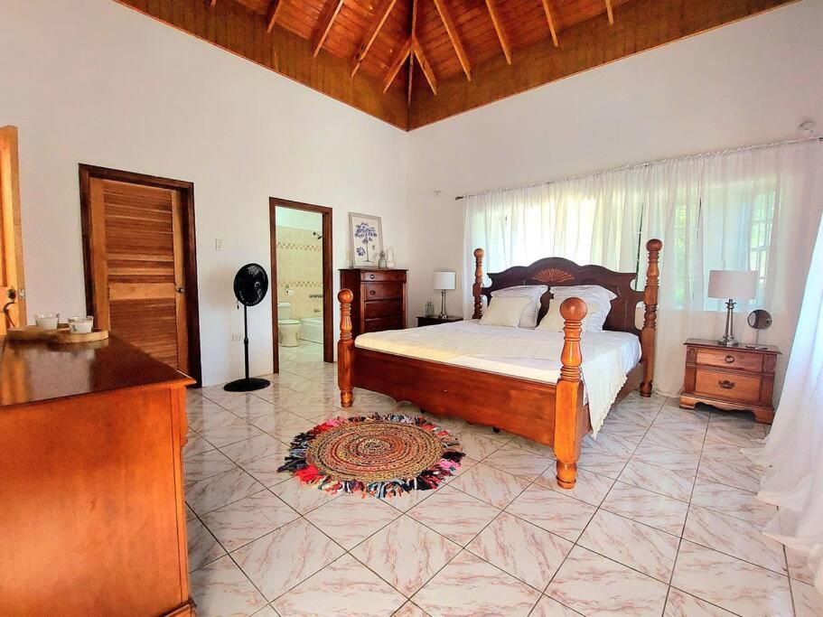 The Happy Retreat Villa in Belmont, Jamaica photo 2