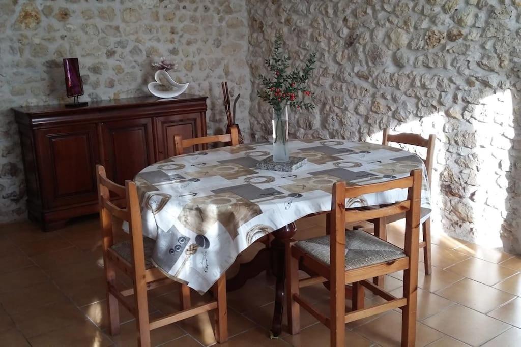CHARMANTE MAISON PAISIBLE 6 PERSONNES