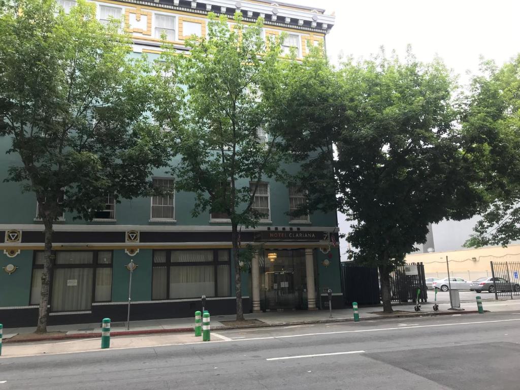 Hotel Clariana image