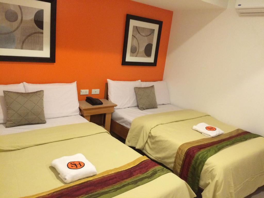 Четырехместный (Четырехместный номер с собственной ванной комнатой), Stone House Hotel Pasay