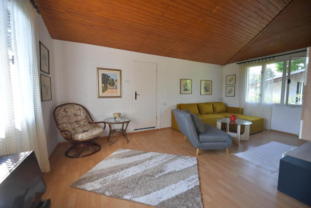 Danube River house photo 4