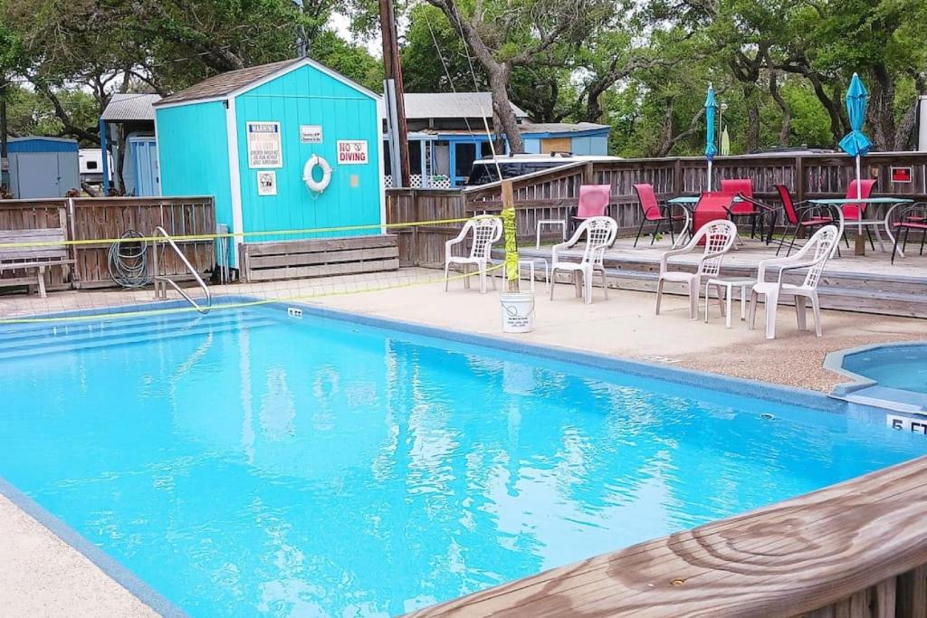 Cabin 79 -2 Bedroom Park Model- 1 Full and 1 Queen photo 3