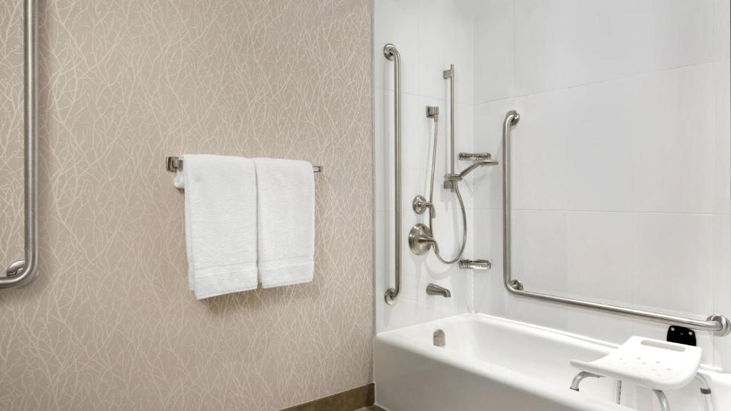 Courtyard by Marriott Toronto Mississauga/West photo 2