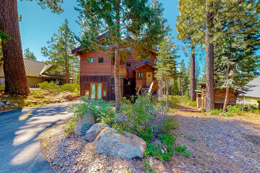 Epic Mountain Escape photo 1