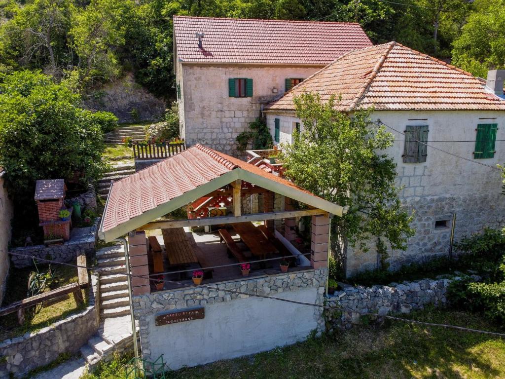 Apartment Rural Podastrana