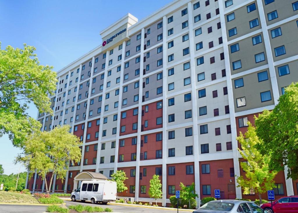 Candlewood Suites Indianapolis Downtown Medical District, an IHG Hotel image