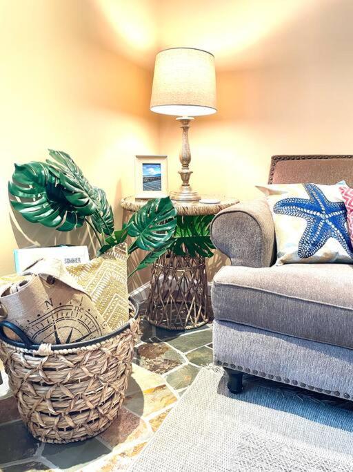 Family Paradise! HotTub/EV/4bd3ba/3.7mi to beach photo 2