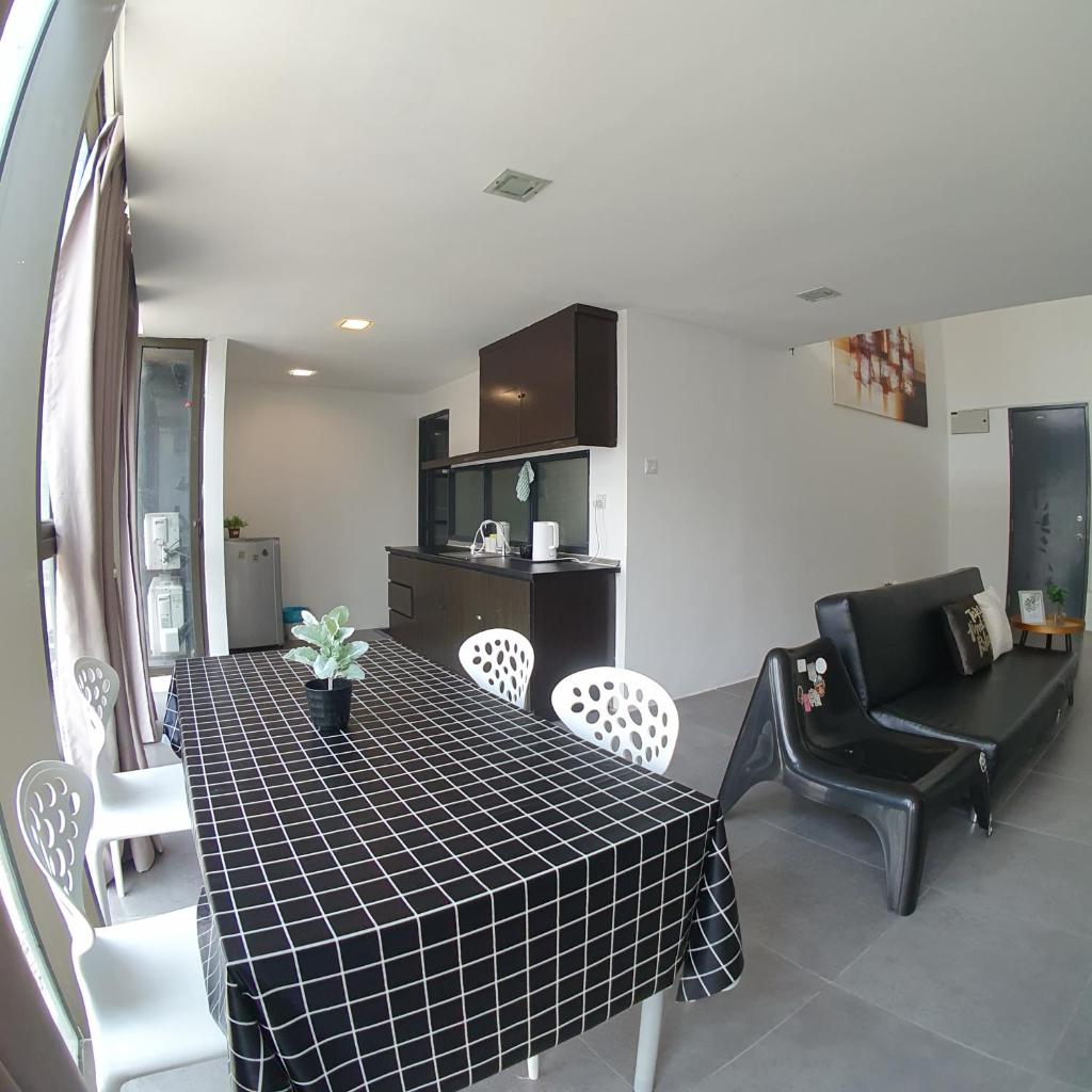 My Houze - Empire Damansara Duplex photo 4