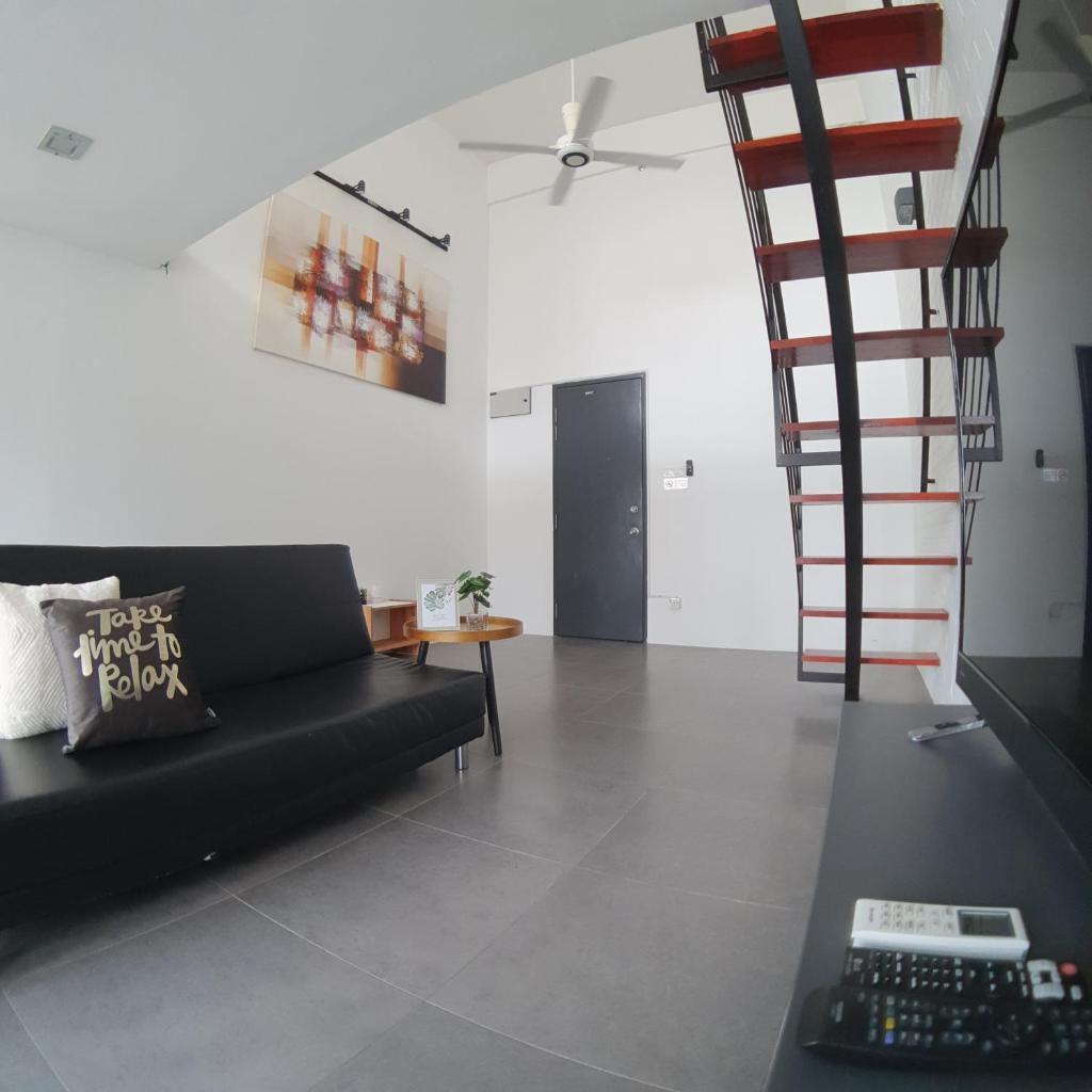 My Houze - Empire Damansara Duplex photo 3
