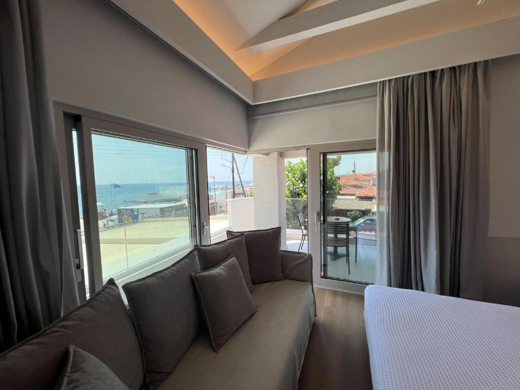 Studio Nikiti Beach - Tap to explore photos