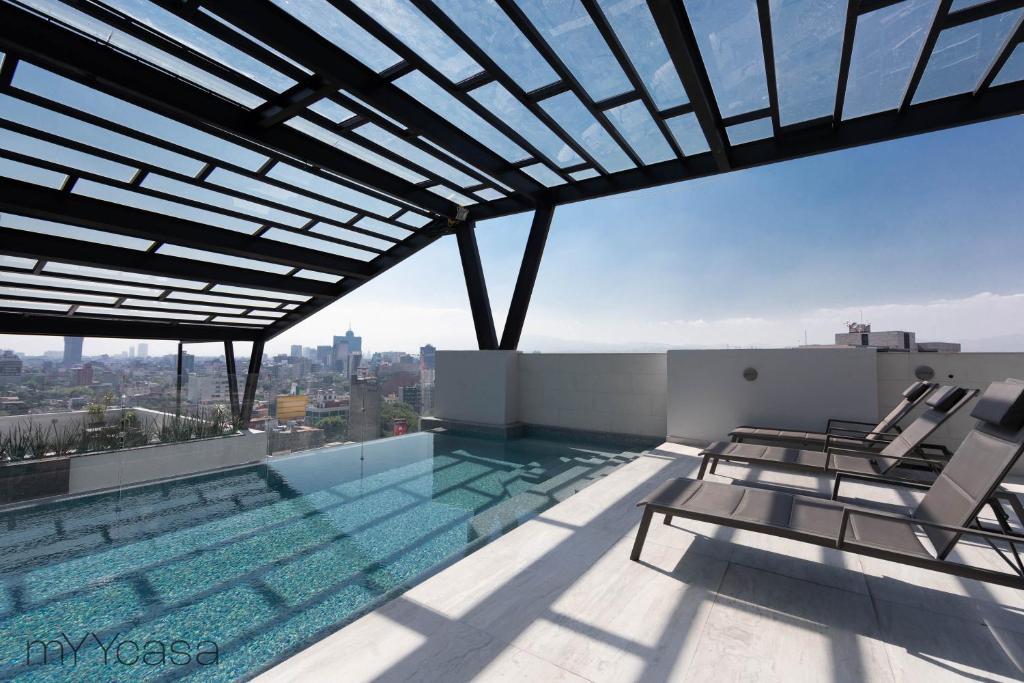 Private Balcony Infinity Pool & Rooftop in La Roma - Queretaro
