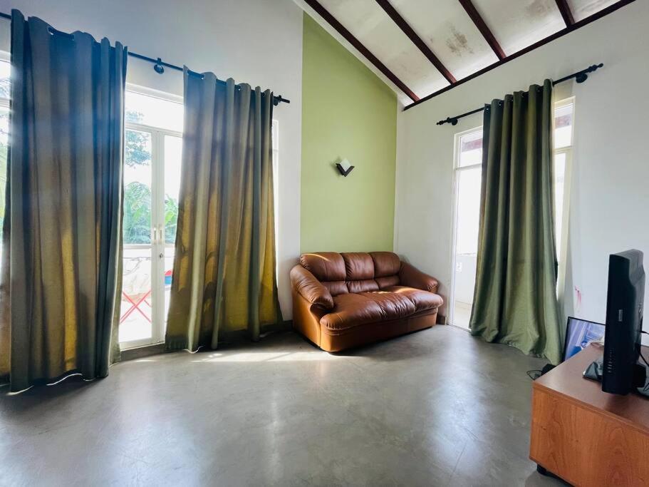 3 Bedroom House available for short/long term photo 1