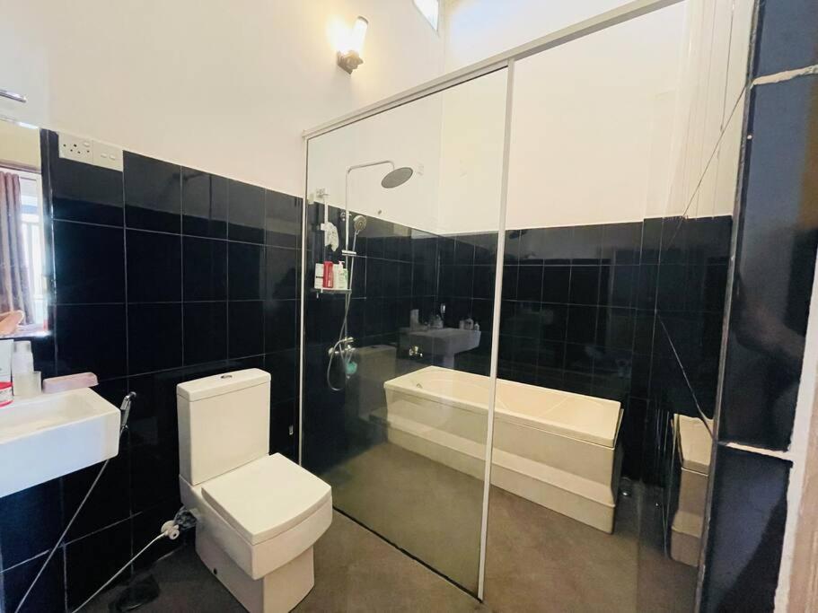 3 Bedroom House available for short/long term photo 2