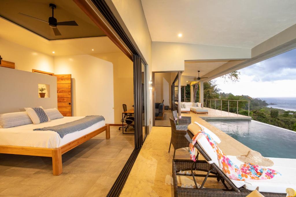 Luxe 4 Bdrm Villa with Epic OceanView & Infinity Pool photo 3