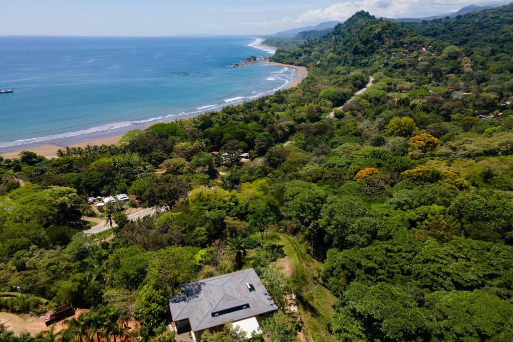 Luxe 4 Bdrm Villa with Epic OceanView & Infinity Pool photo 4