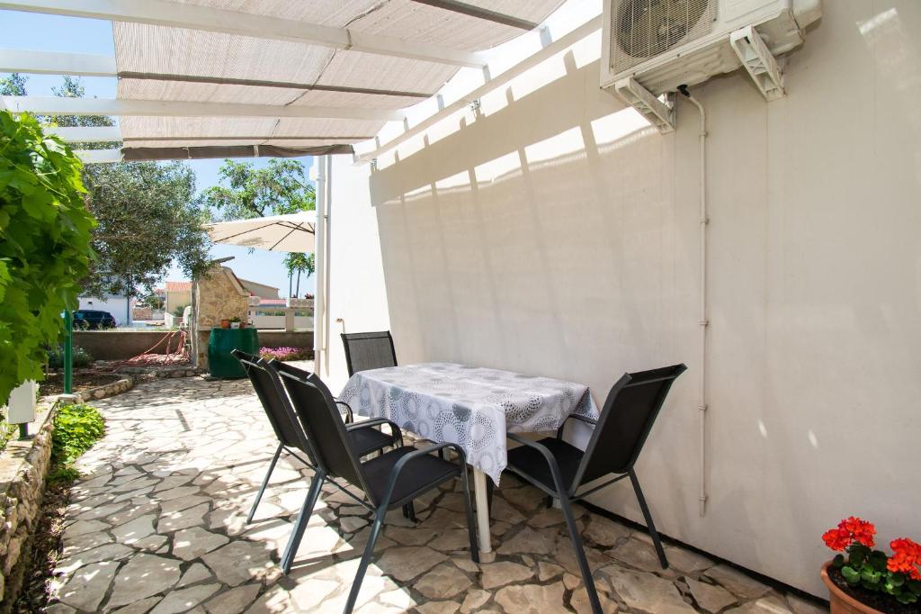 Apartment Ivan Vrsi photo 1