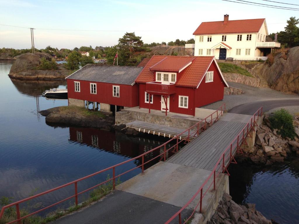 Seafront villa at Gjeving, Lyngør photo 1