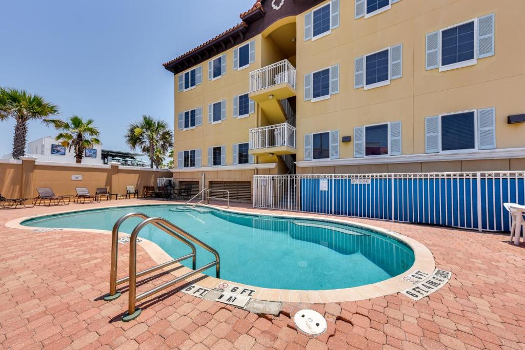 Pet-Friendly Fernandina Beach Condo Walk to Beach photo 1