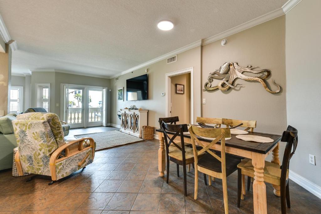 Pet-Friendly Fernandina Beach Condo Walk to Beach photo 4