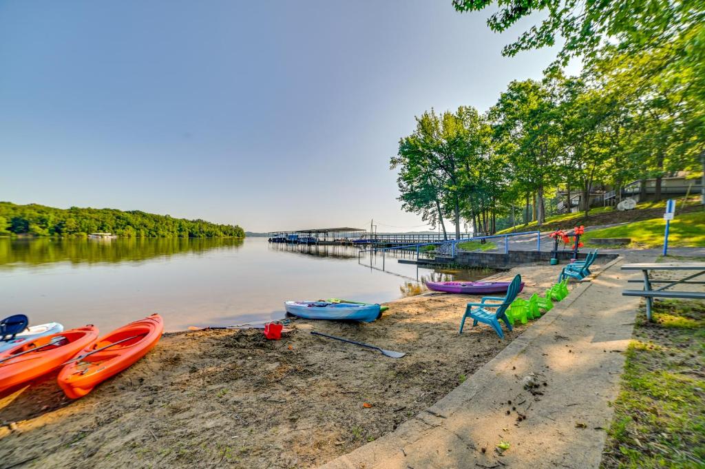 Lakefront Murray Vacation Rental with Deck and Views! photo 1