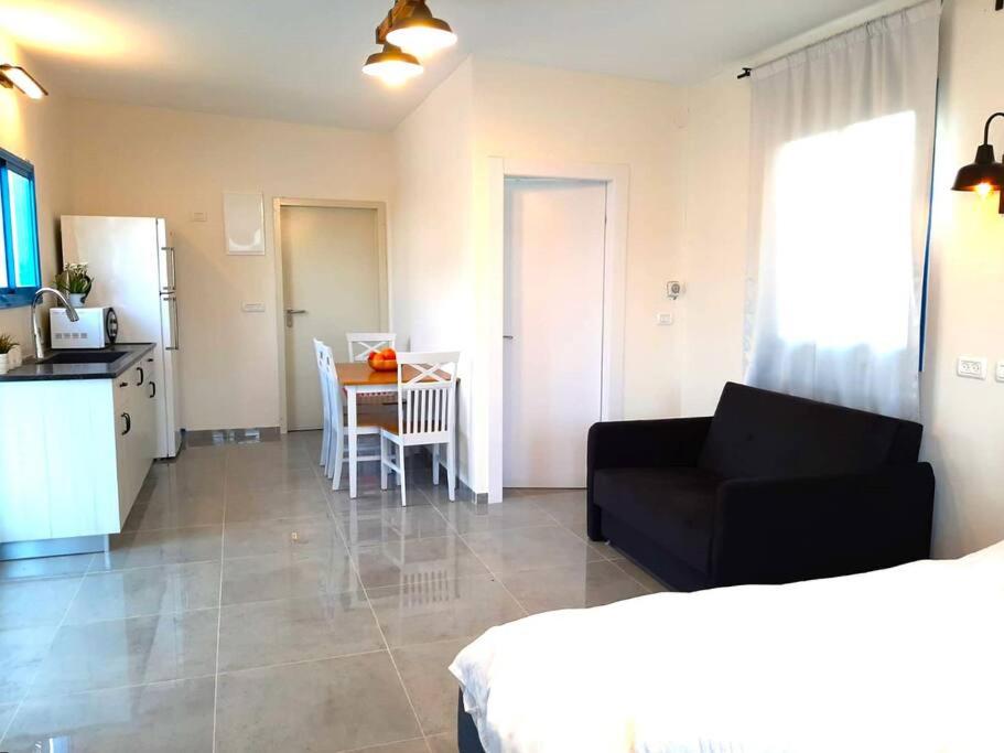 Bein Tavor Lekineret- quiet cabin in Neve Ilan photo 2