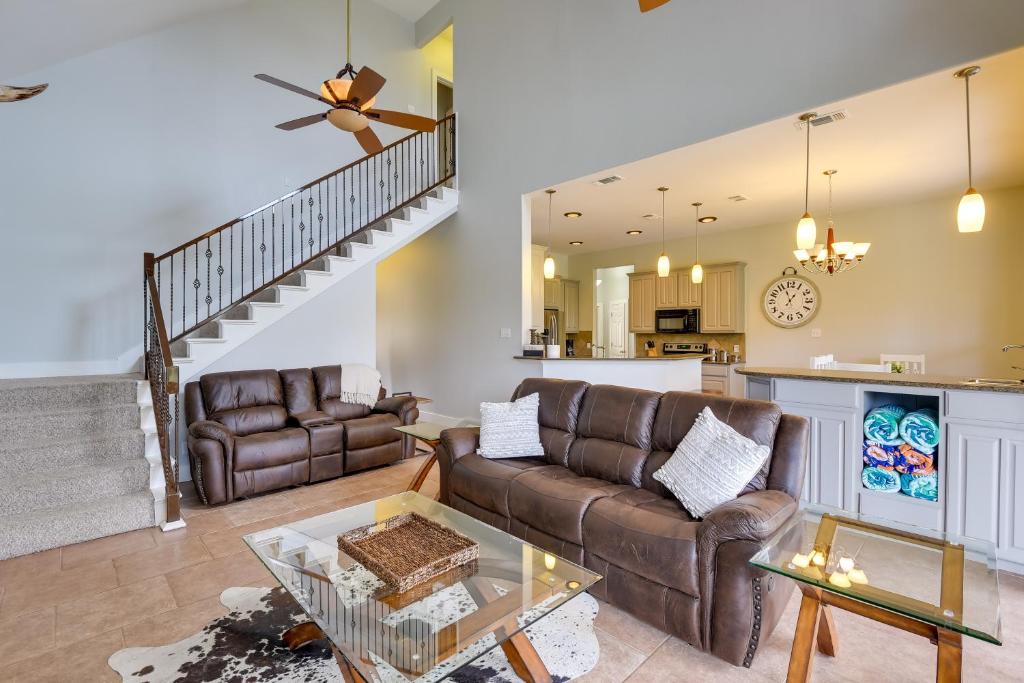 Spacious Lake Granbury Vacation Rental with Dock! photo 4
