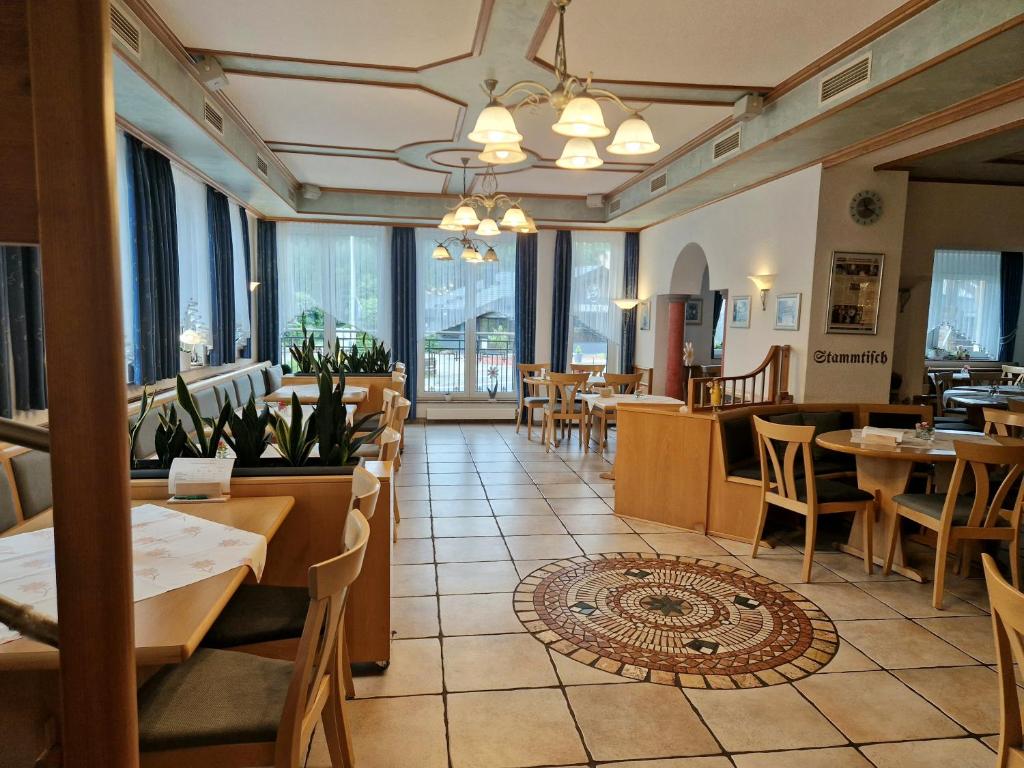 LandGASTHOF Rose photo 3