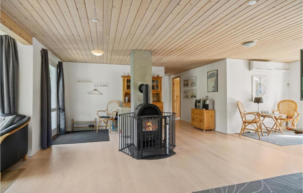 Amazing Home In Storvorde With 4 Bedrooms, Sauna And Wifi photo 4