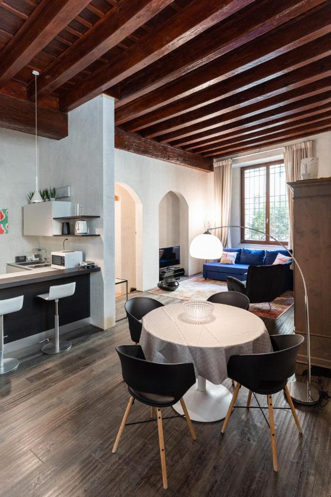 Rosa Luxury Apartment