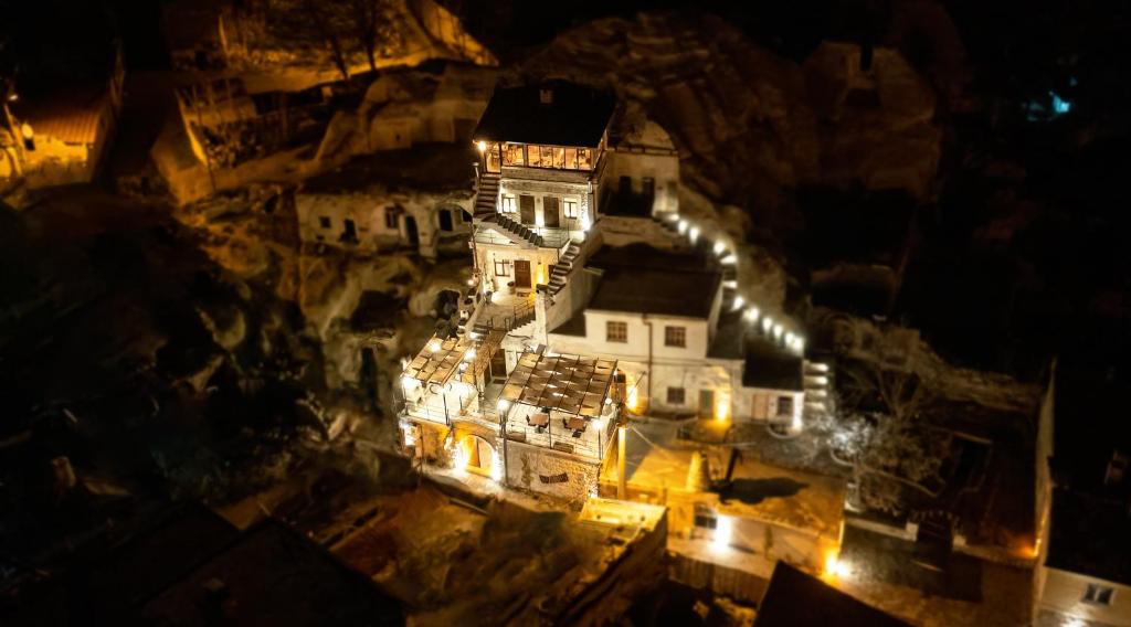 Bayar Cave Suites photo 1