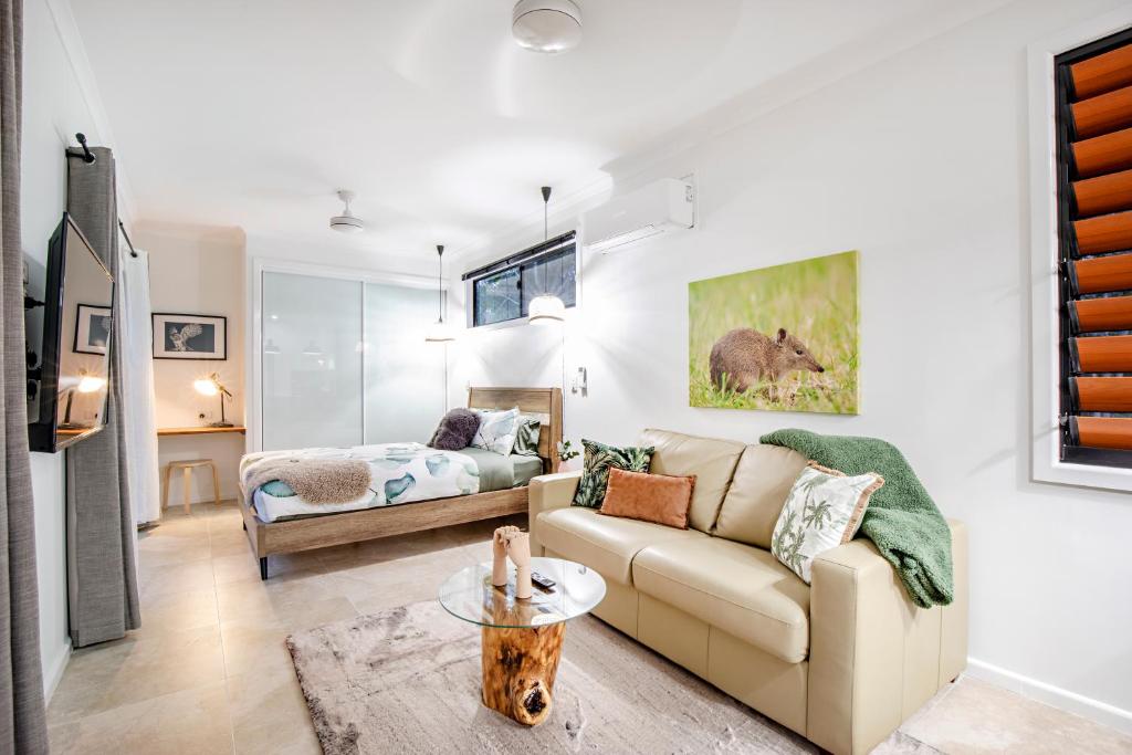 Airlie Beach Eco Cabins - Adults Only photo 3
