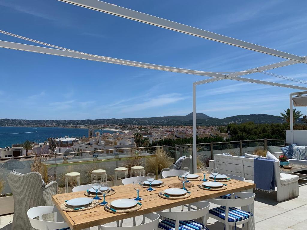 Casa Julian - modern home, 4 min to beach, amazing terrace photo 2