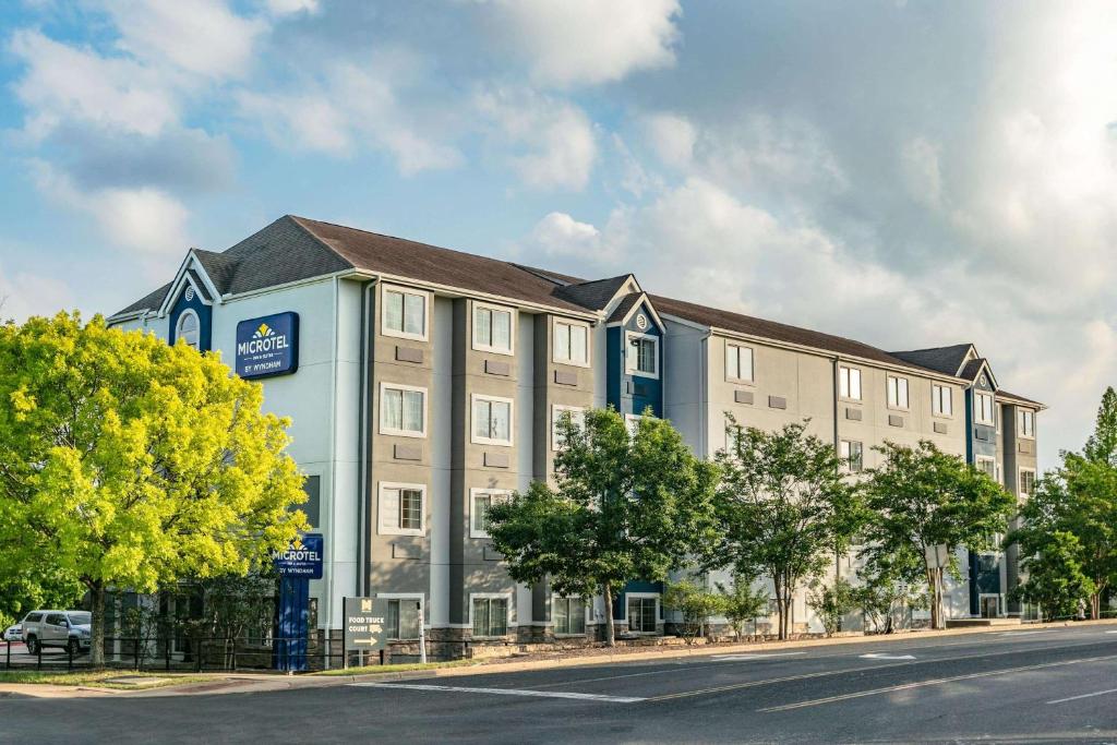 Microtel Inn & Suites by Wyndham Austin Airport photo 1