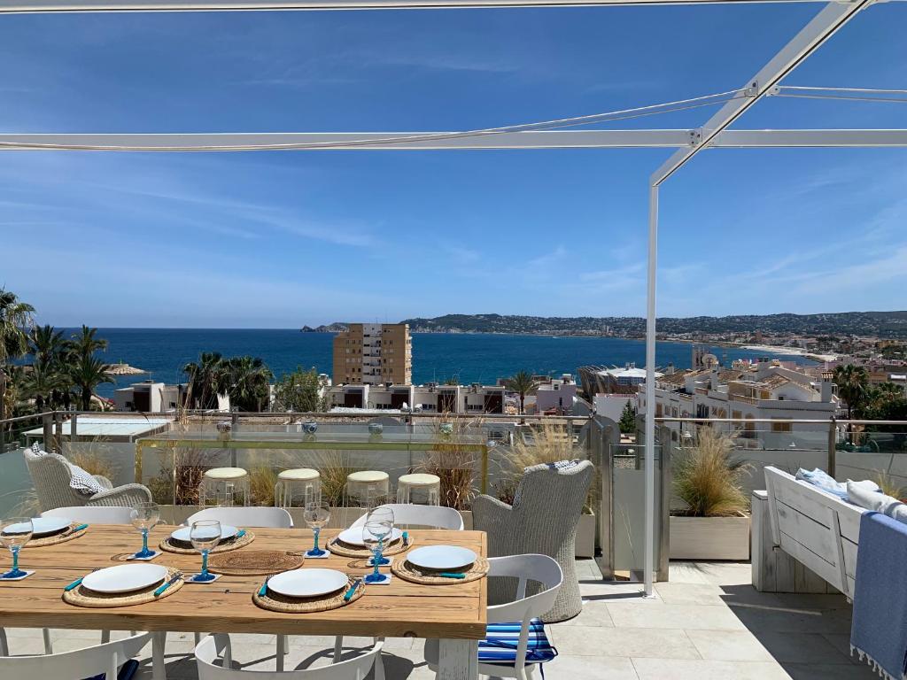 Casa Julian - modern home, 4 min to beach, amazing terrace photo 1