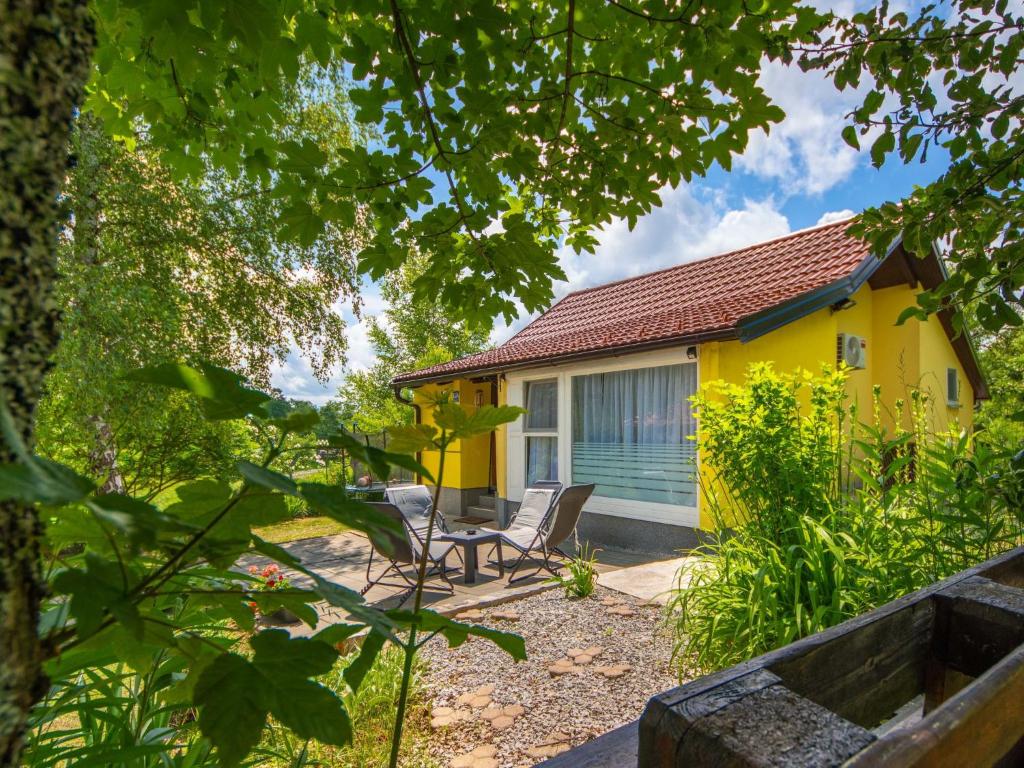 Holiday Home Tina by Interhome
