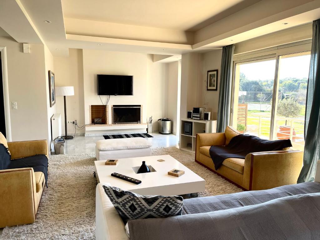 Legrena Beach Villa photo 2